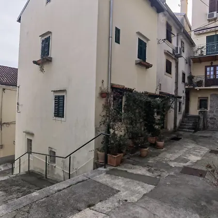 Studioapartment In Mit Terrasse, Klimaanlage, W-lan, Waschmaschine 5211-1 Apartman