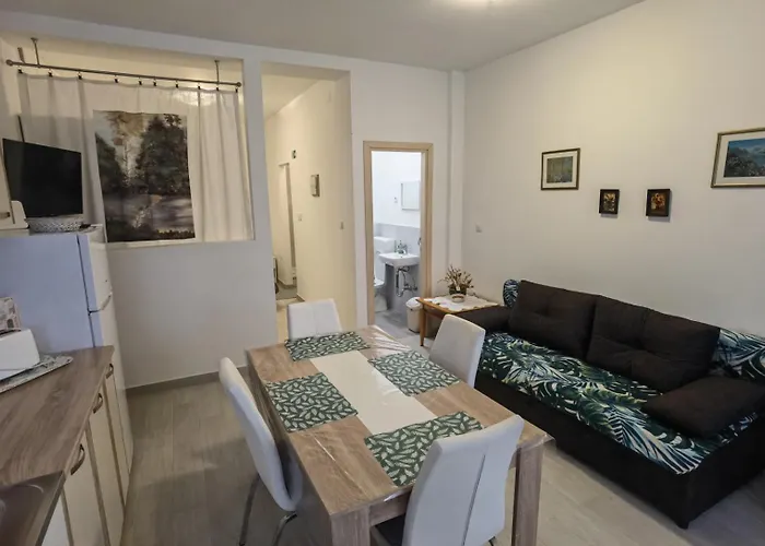 Studioapartment In Mit Terrasse, Klimaanlage, W-lan, Waschmaschine 5211-1 *