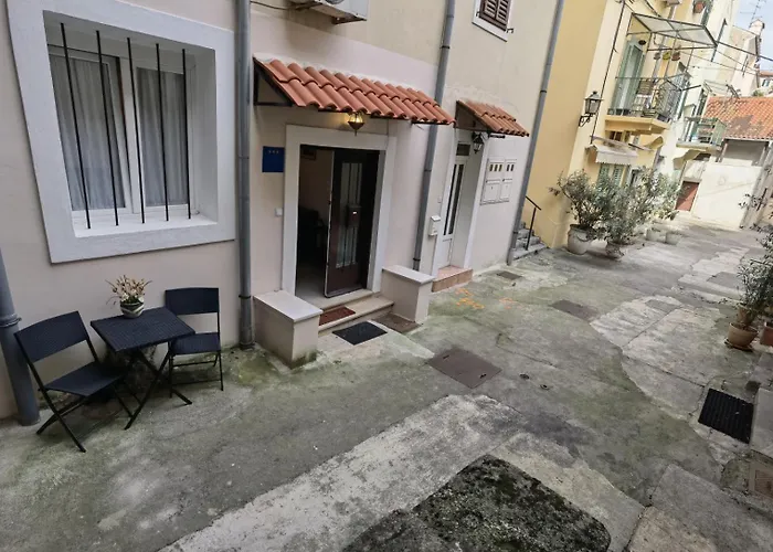 Studioapartment In Mit Terrasse, Klimaanlage, W-lan, Waschmaschine 5211-1 Opatija