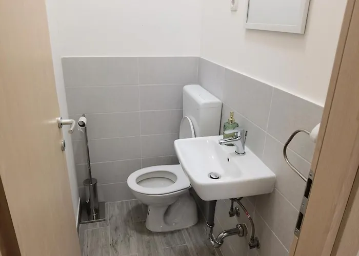 Studioapartment In Mit Terrasse, Klimaanlage, W-lan, Waschmaschine 5211-1 Lägenhet *