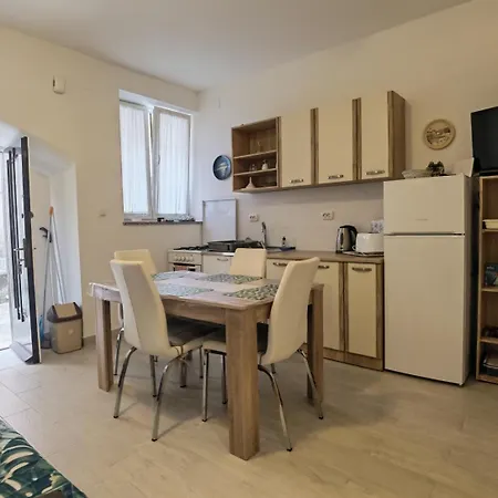 Studioapartment In Mit Terrasse, Klimaanlage, W-lan, Waschmaschine 5211-1 דירה אופטיה
